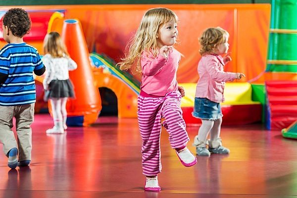 Familientanzen ab 1 bis 3 Jahre